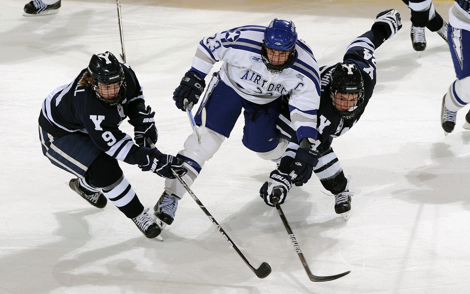 科贝特稳扎稳打掌控全场节奏,科特贝德